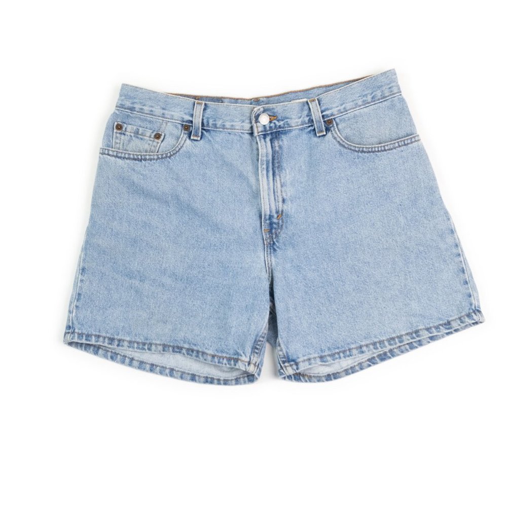 Vintage Levi's 555 "Guy's fit" denim shorts size 12